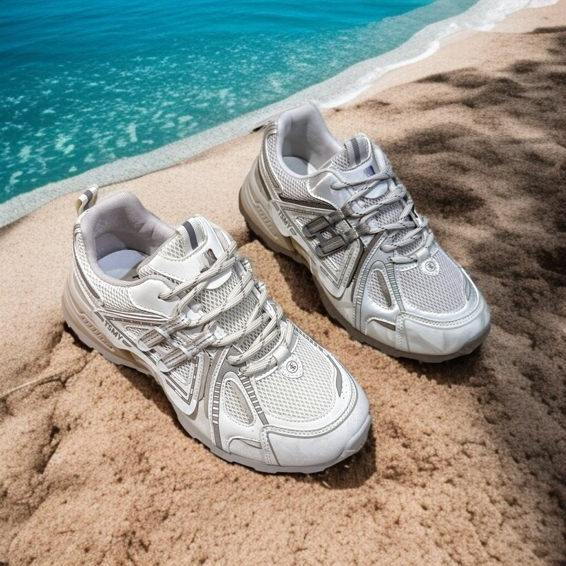 厚底メッシュ通気性フォレストガンプシューズ、女性用2025年秋新作、丸いつま先と万能カジュアルスポーツシューズの小さなスポーツシューズ