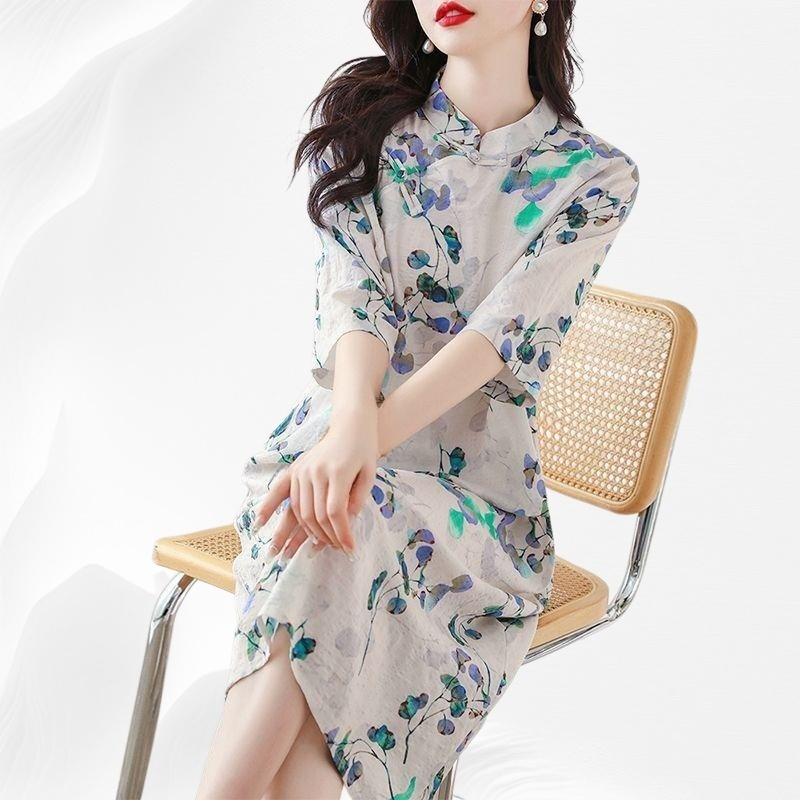 เดรสสไตล์จีนใหม่ ผ้าฝ้ายผ้าลินิน คอจีนติดกระดุม ลายดอกไม้ แขนสั้น ใส่สบายในฤดูร้อน