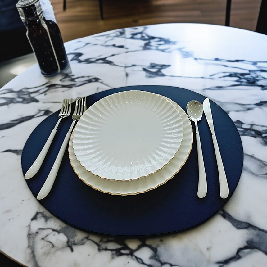 모던 인테리어에 어울리는 원형 쿠션