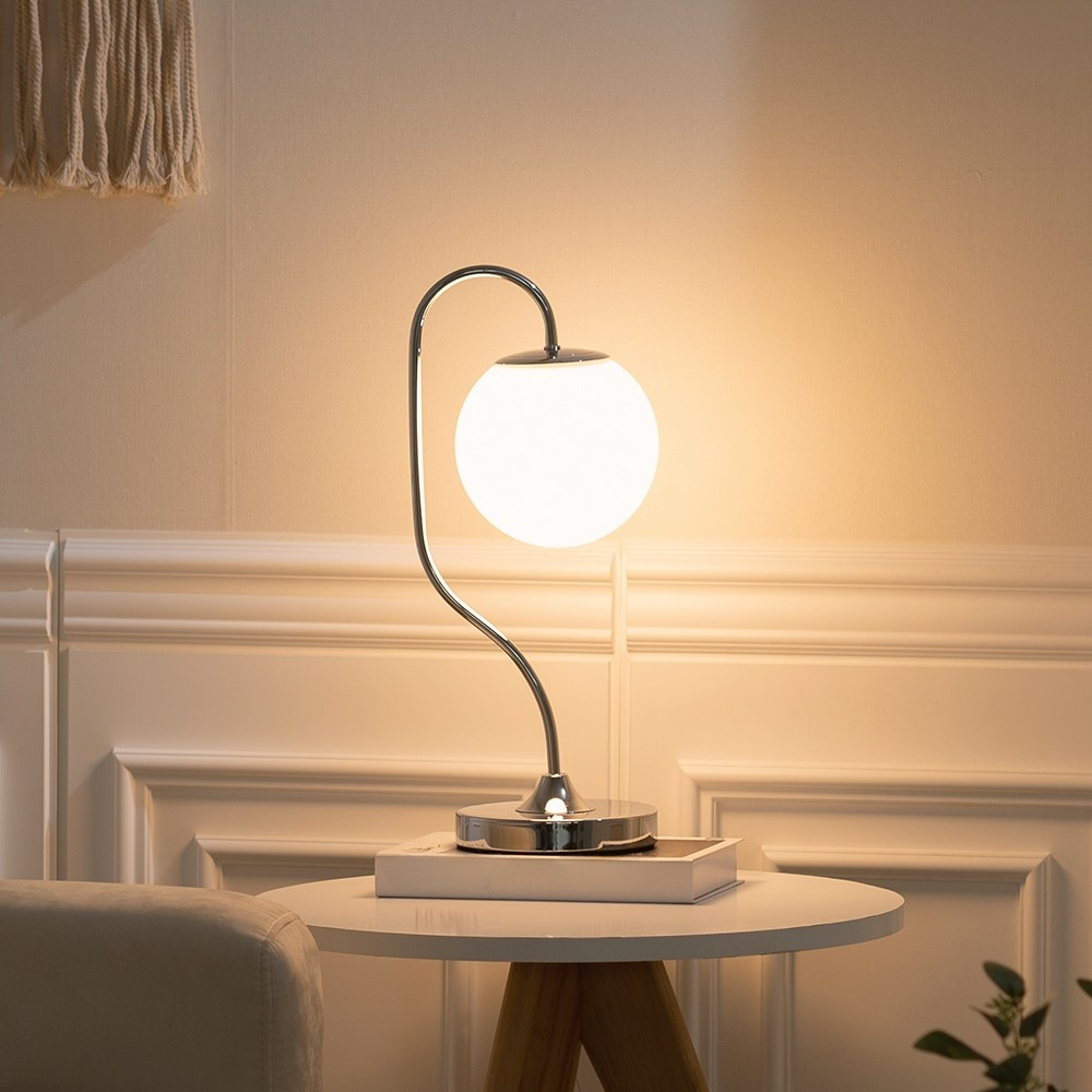 Metal Bent Rod Table Lamp
