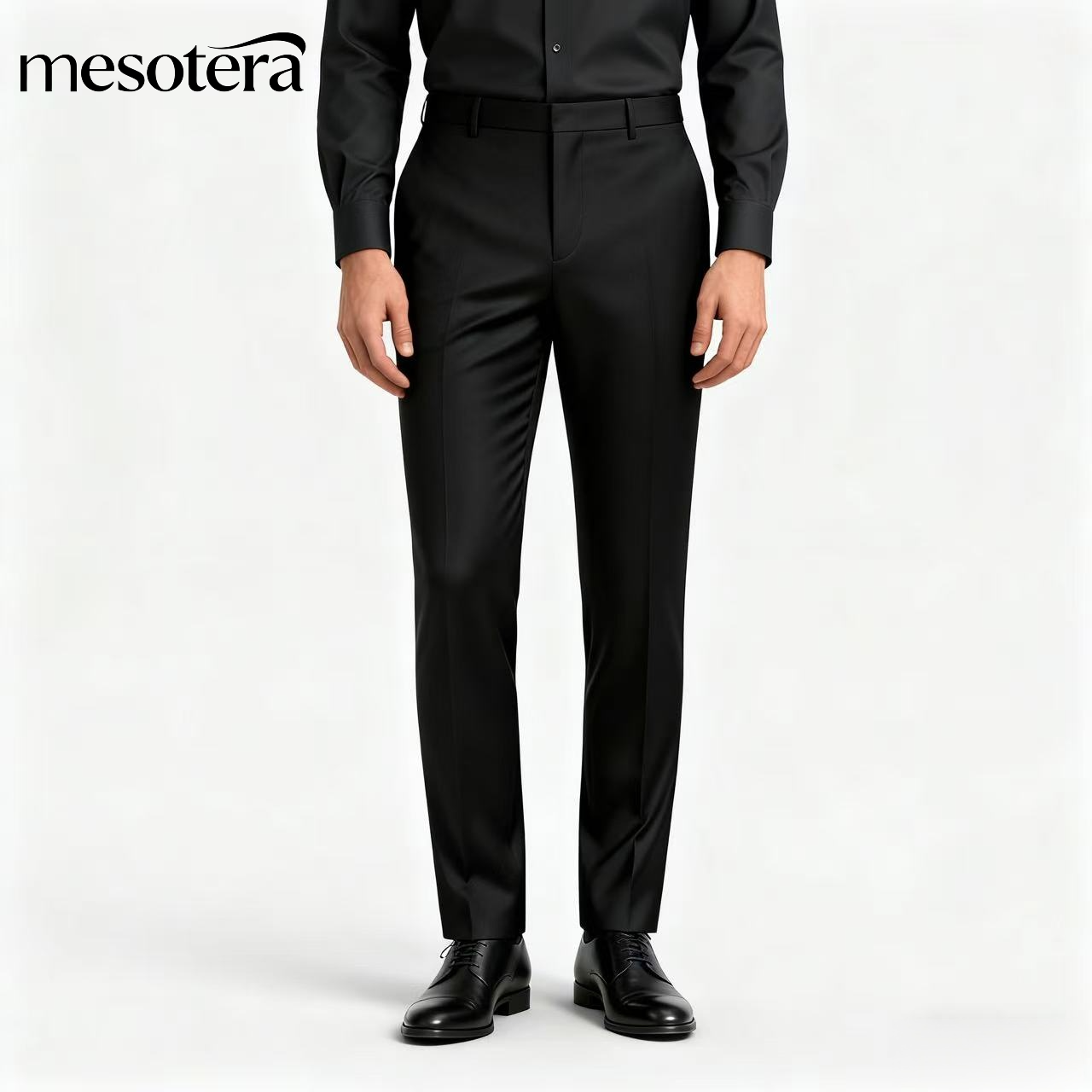 春と秋にぴったりの黒のゆったりとしたパンツ