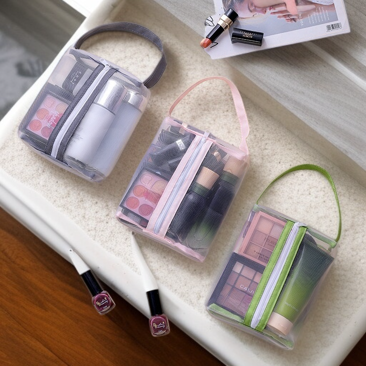 携帯用透明トイレタリーバッグ