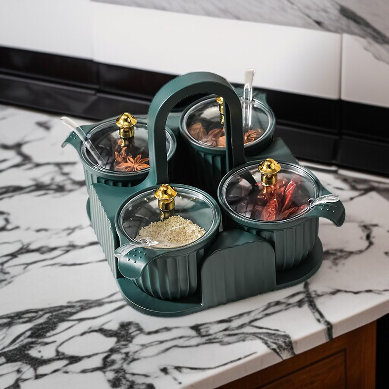 다양한 조미료가 담긴 캔 세트