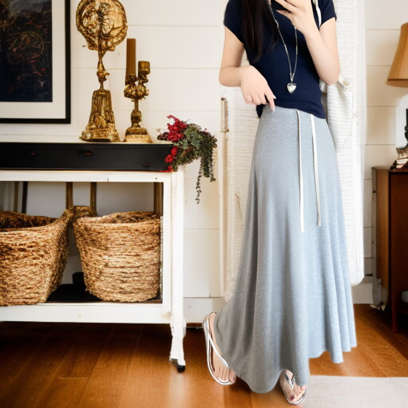 垂感素材の長裙で体型カバー効果