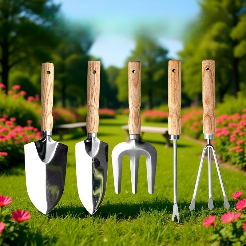 Herramientas de jardinería: palas para desherbar y aflojar la tierra