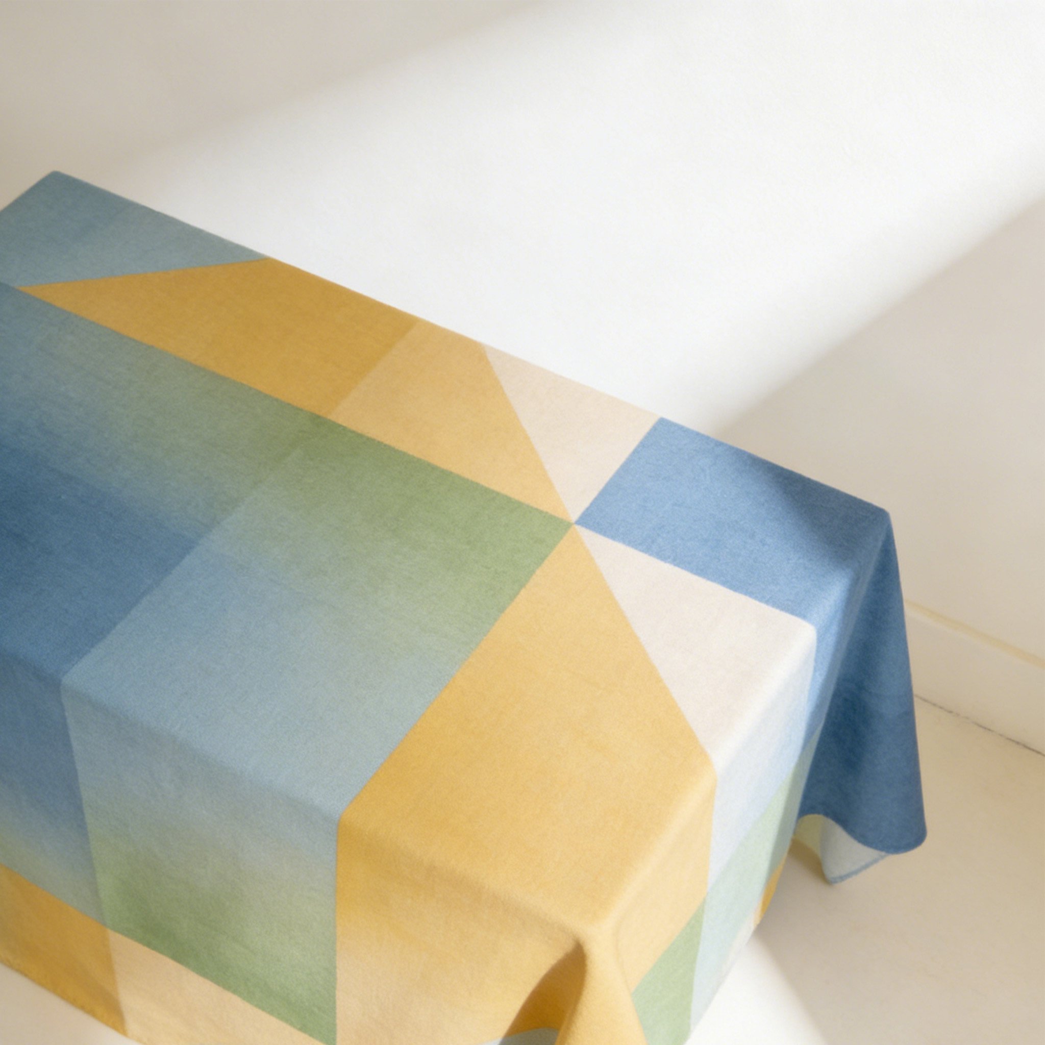 심플 모던 식탁보