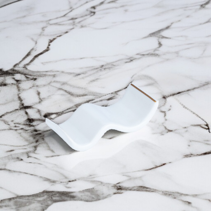 おしゃれな食事シーンに映えるプノンペン皿