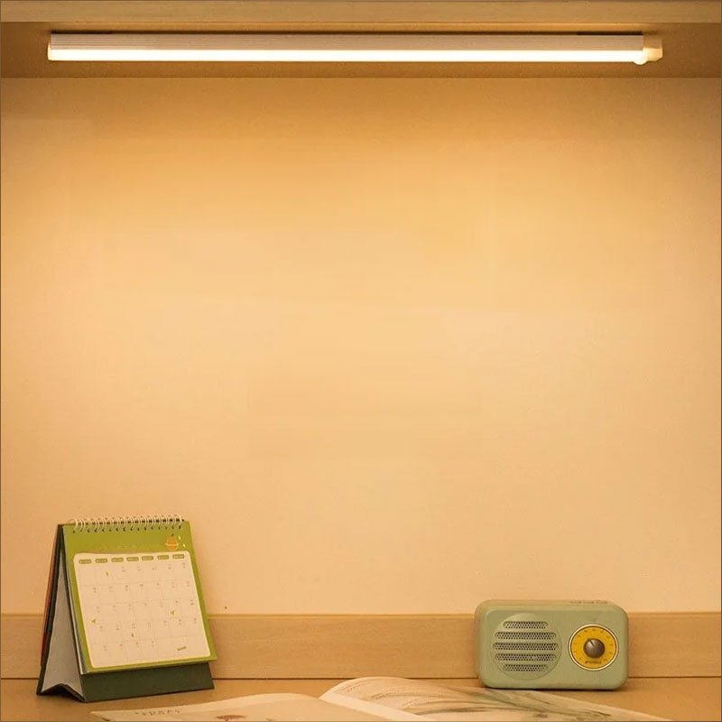 Magnetic strip indoor lighting fixture