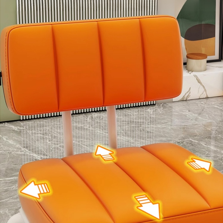 사방으로 회전하는 바퀴가 달린 조용한 벤치