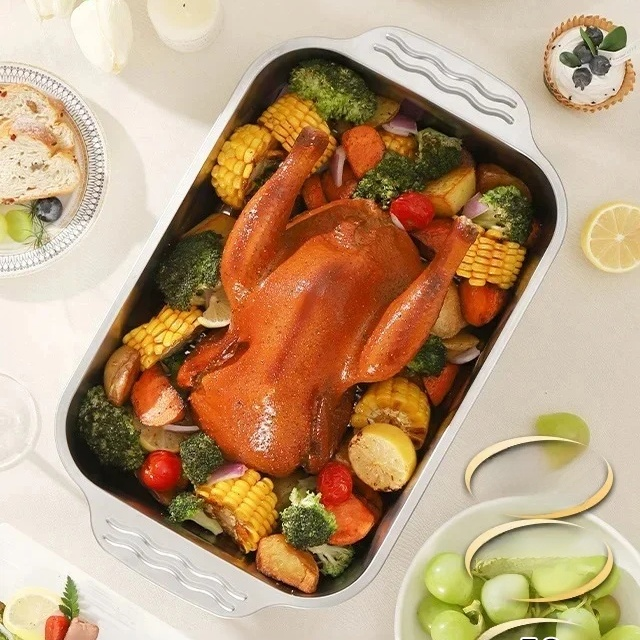 덮개가 있는 구운 생선 접시