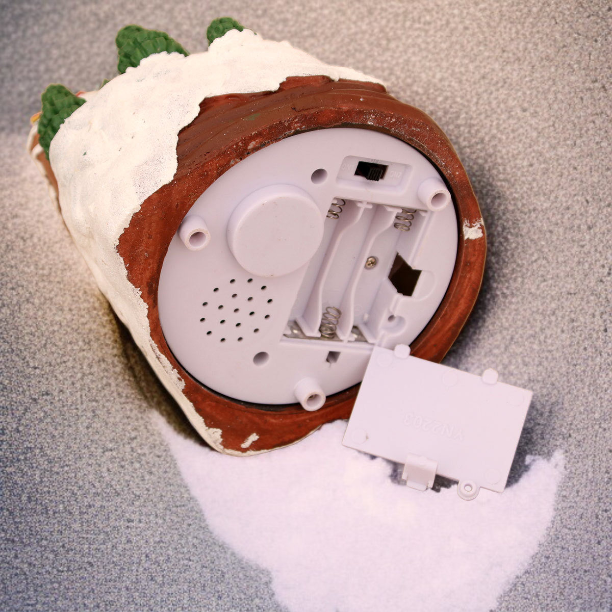 ギフト包装されたクリスマスオルゴールオーナメント