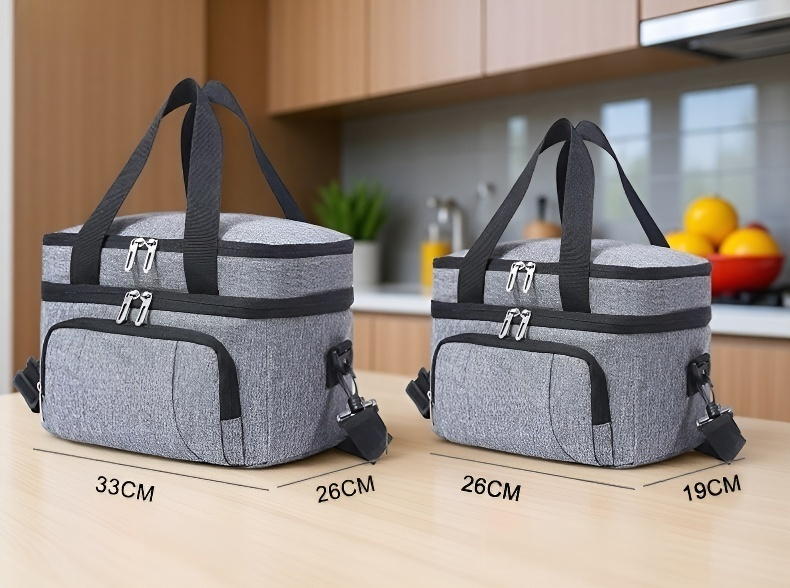 Detalle del interior aislante de la bolsa de picnic