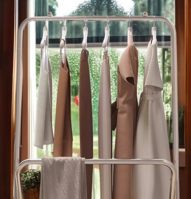 バルコニーに最適なコートラック