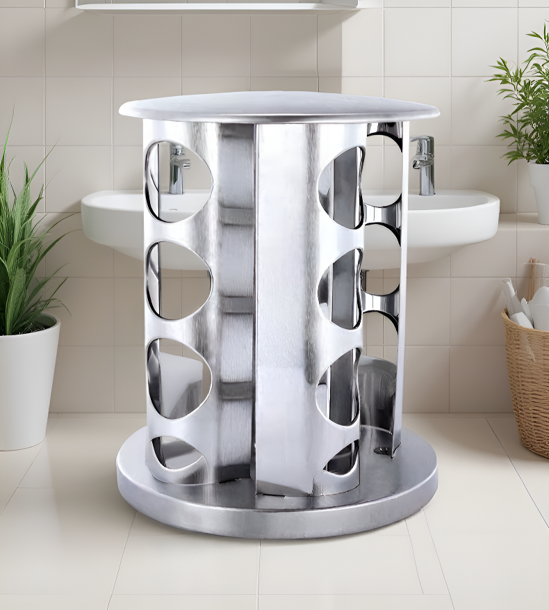 주방에 놓인 스테인리스 양념통 선반 인테리어