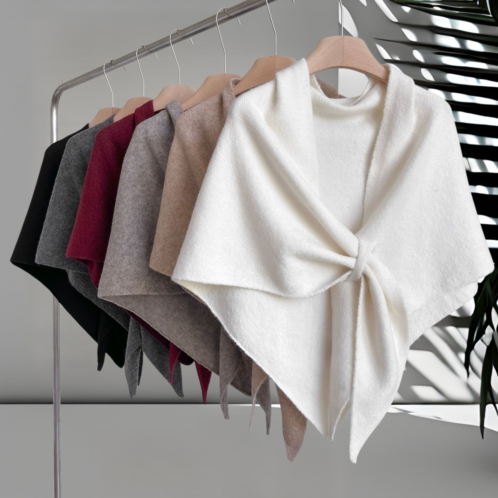 高級感三角披肩斗篷女軟糯針織外搭披風保暖純色圍脖披肩