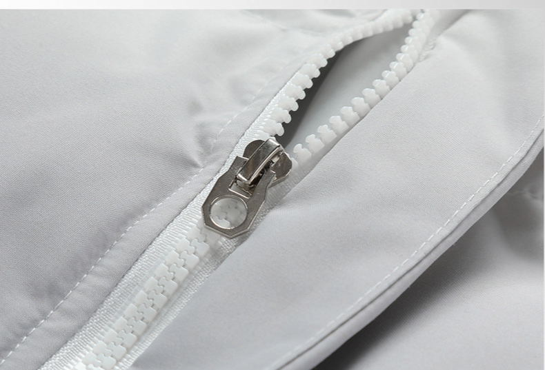 다용도로 활용 가능한 겨울 다운 재킷