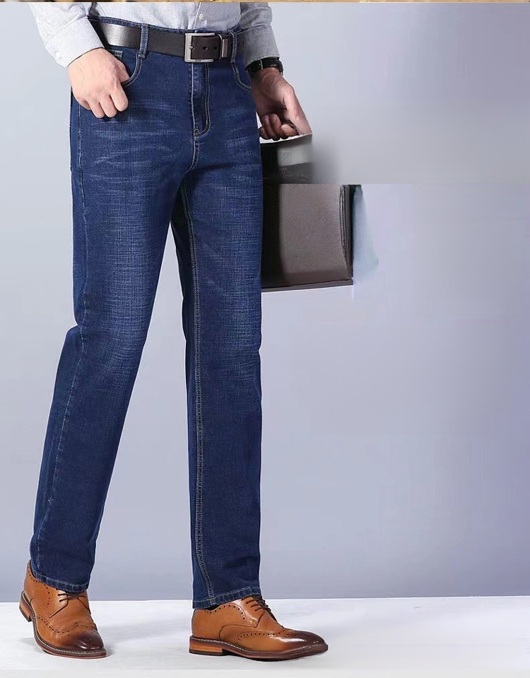 청바지 착용 모델 전신 이미지