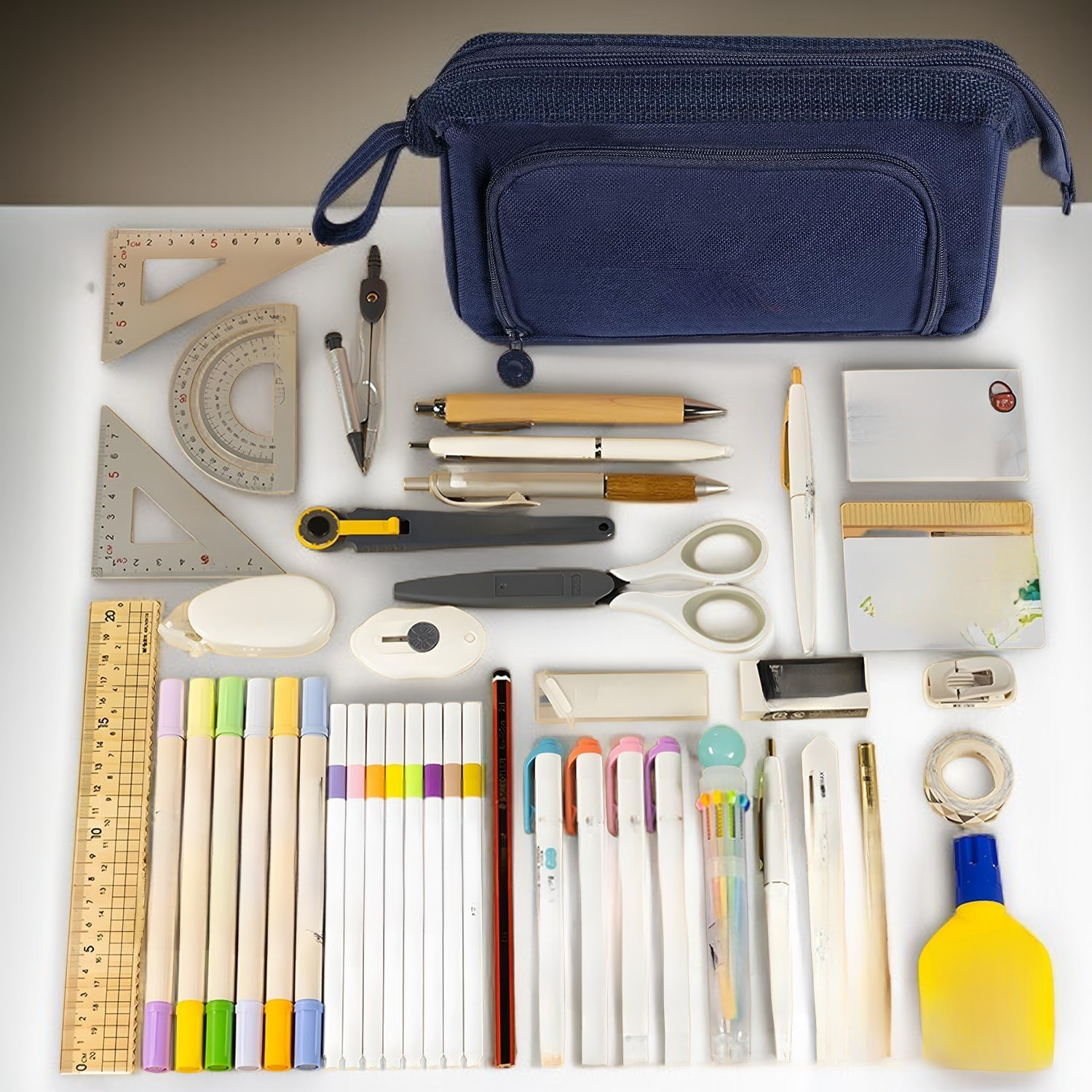 Spacious stationery organizer for students and artists