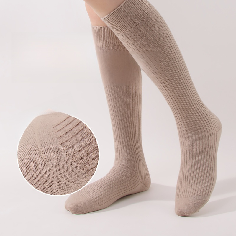 Self-heating wool socks