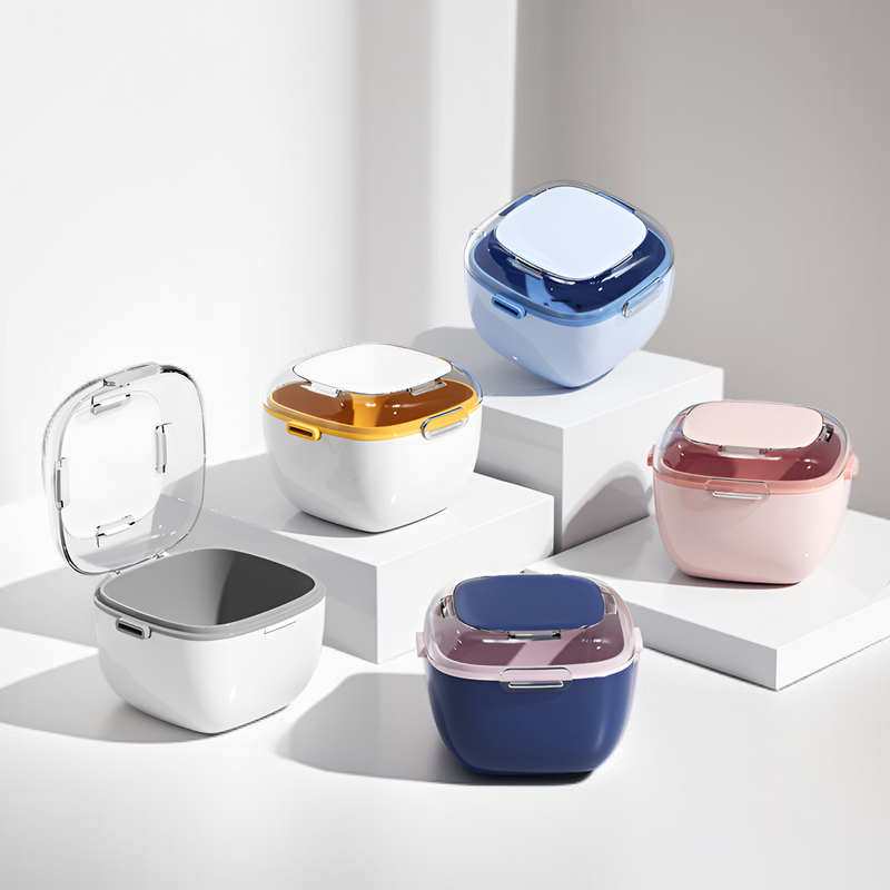 Sealed double-layer denture cleaning storage box with lid