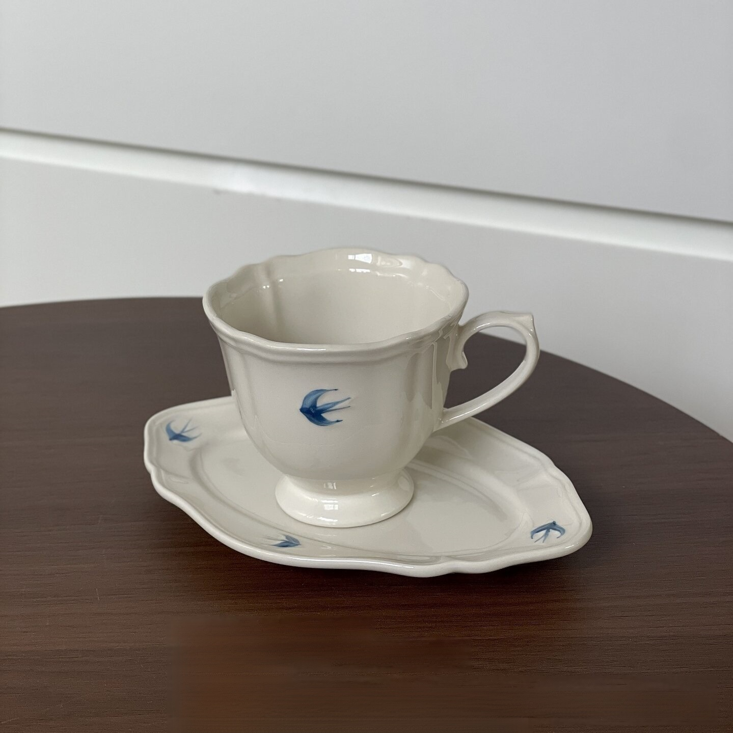 Plateau décoratif japonais fait main avec hirondelle en relief