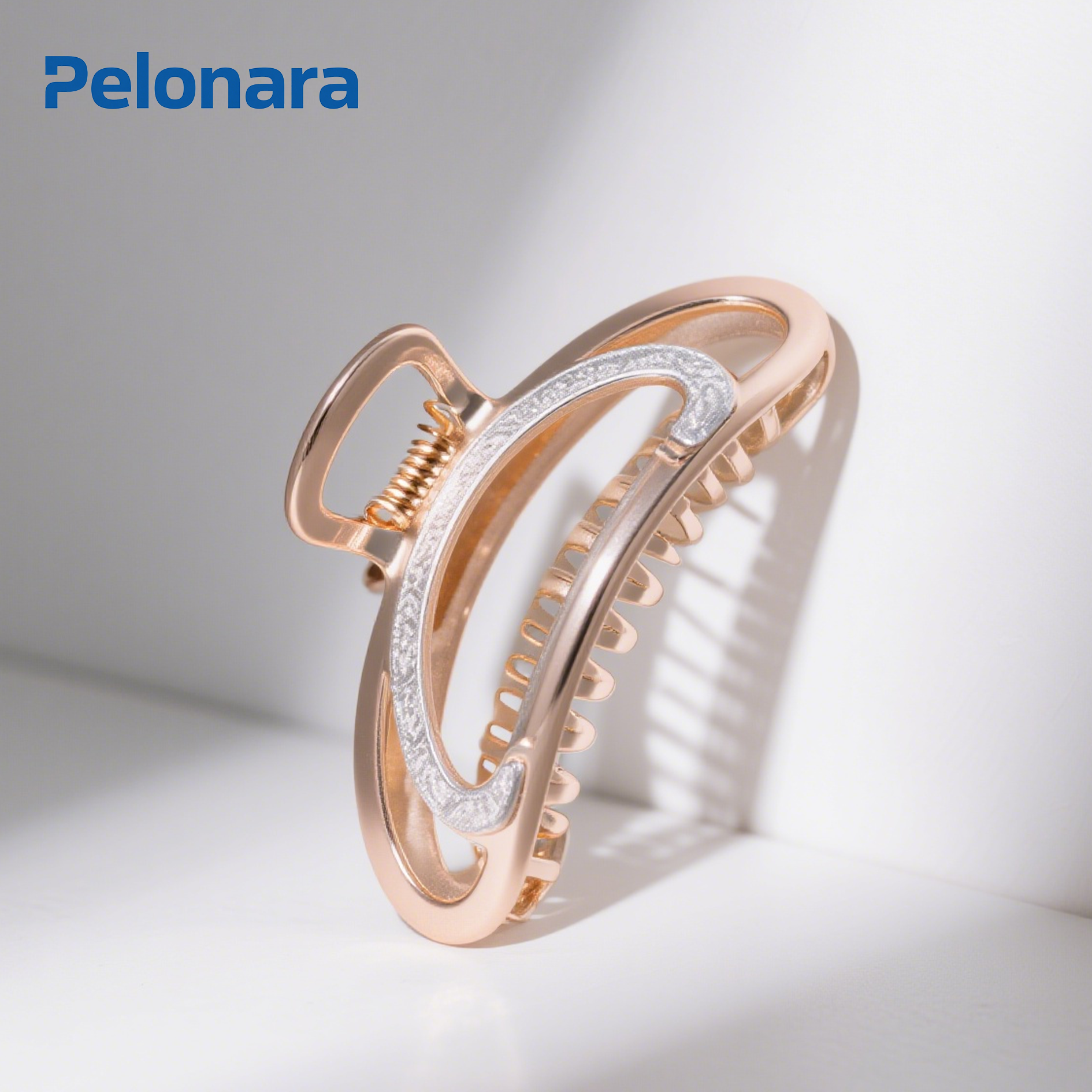 鏤空金屬抓夾 高顱頂顯臉小