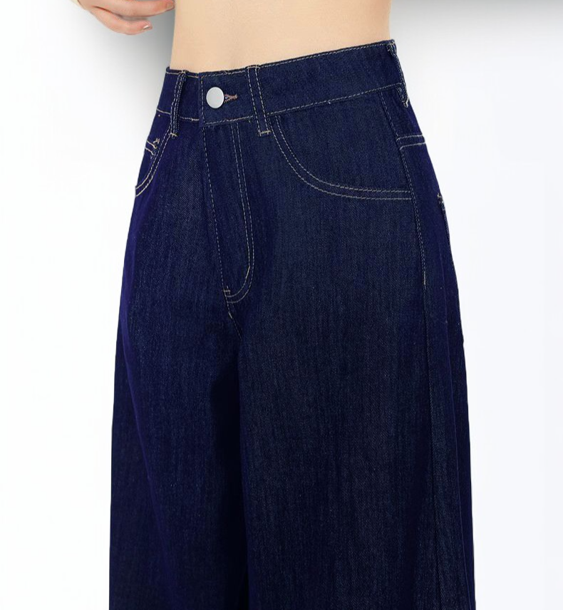 ワイドレッグシルエットのジーンズスタイリング