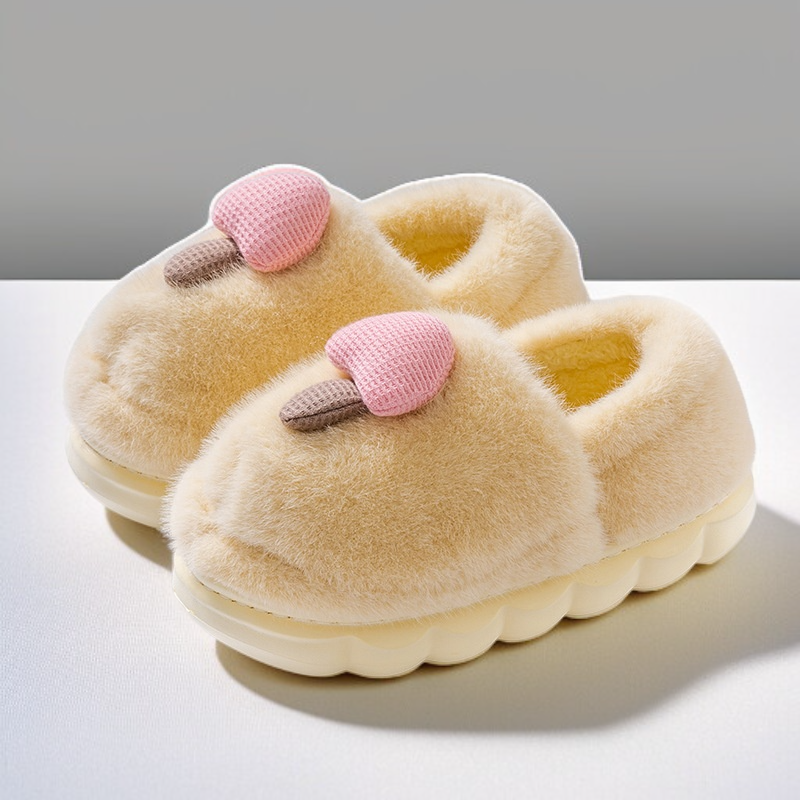 두꺼운 가방과 면 슬리퍼