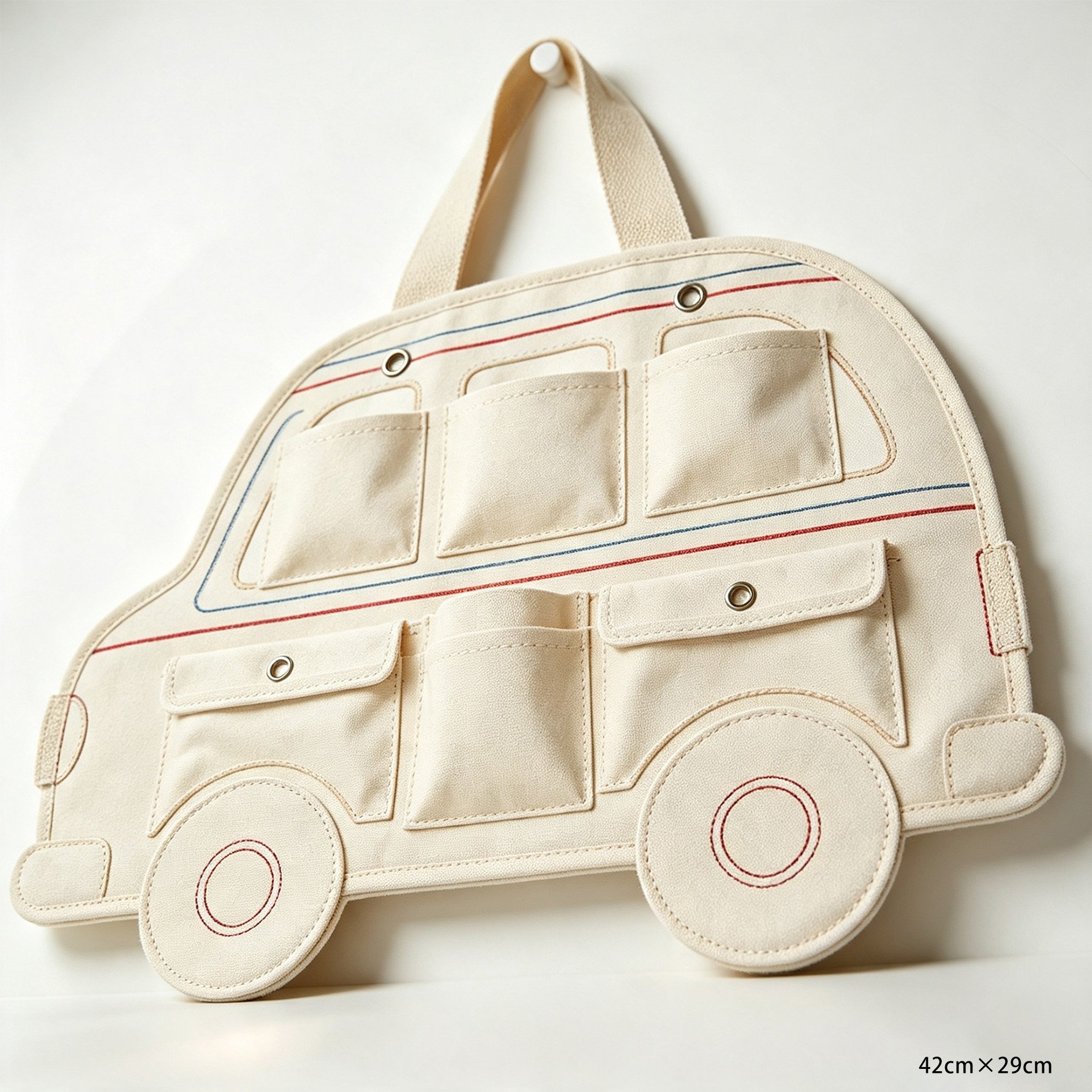 Easy-access pockets on the bus-shaped storage bag