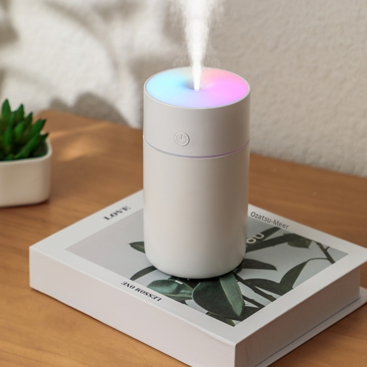 Mini humidificador de aire inalámbrico USB para coche en color