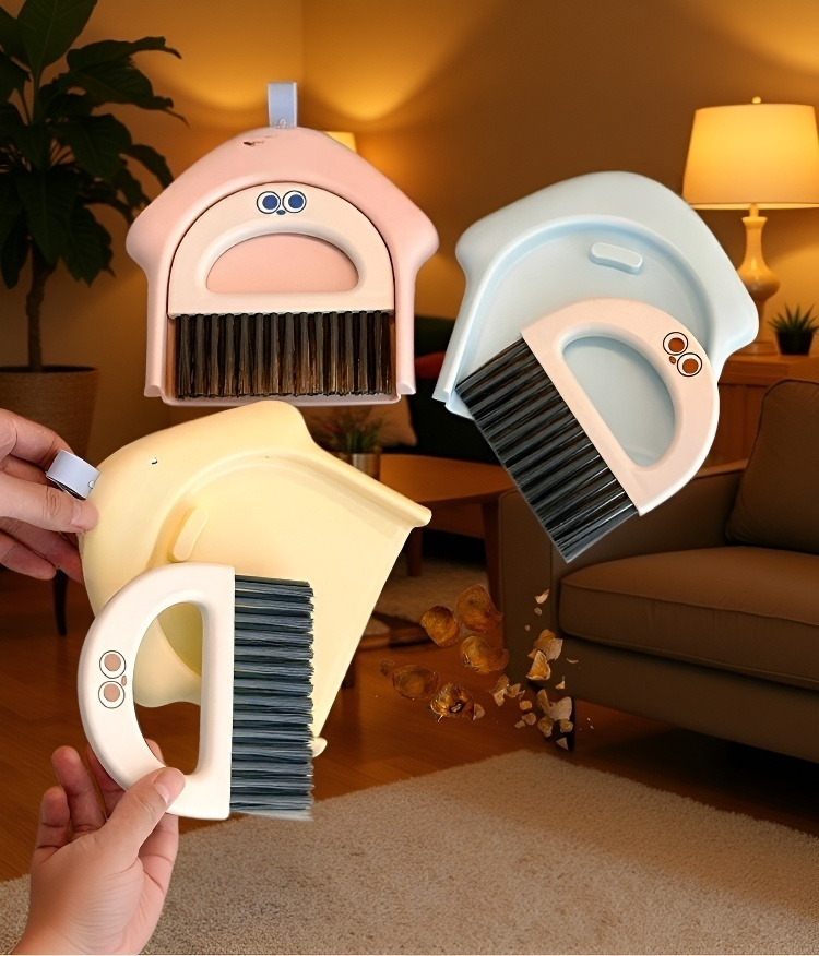 Bürste zur Entfernung von Staub und Krümeln auf dem Schreibtisch