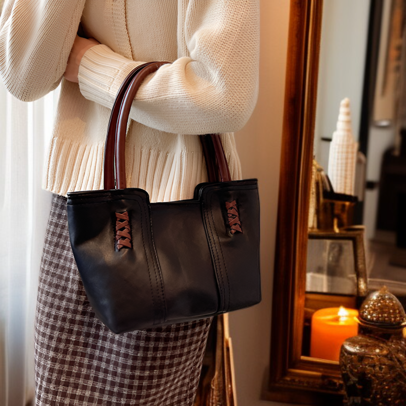 حقيبة نسائية بتصميم عملي وسعة كبيرة