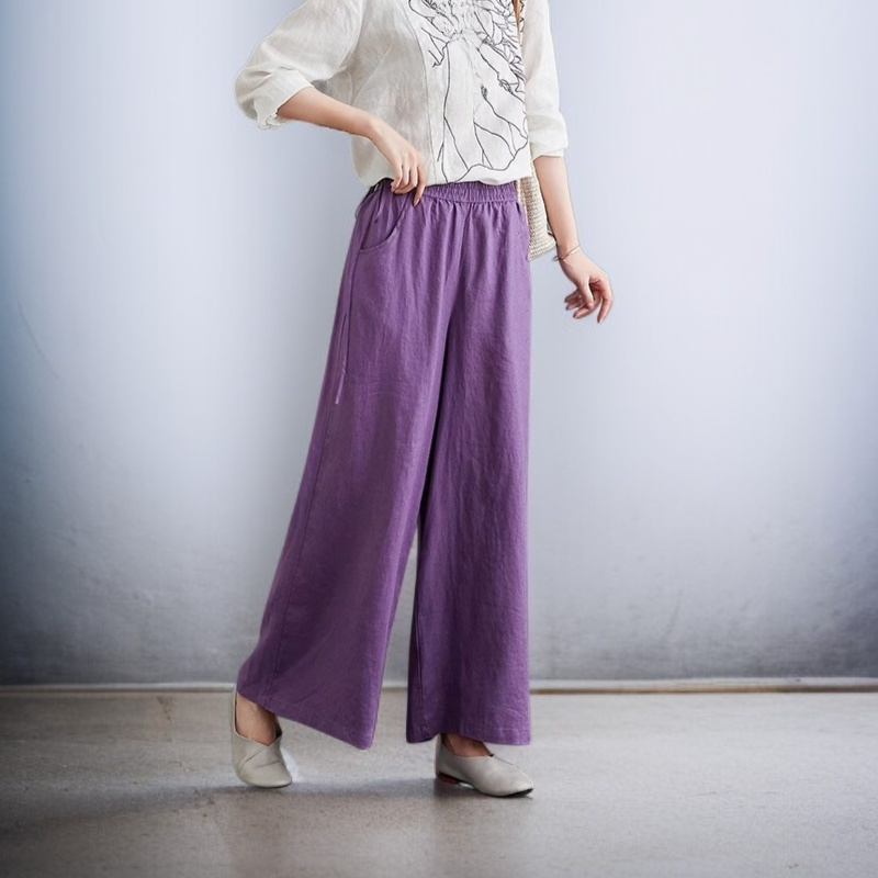 体型カバー効果のあるドレープ入りパンツ