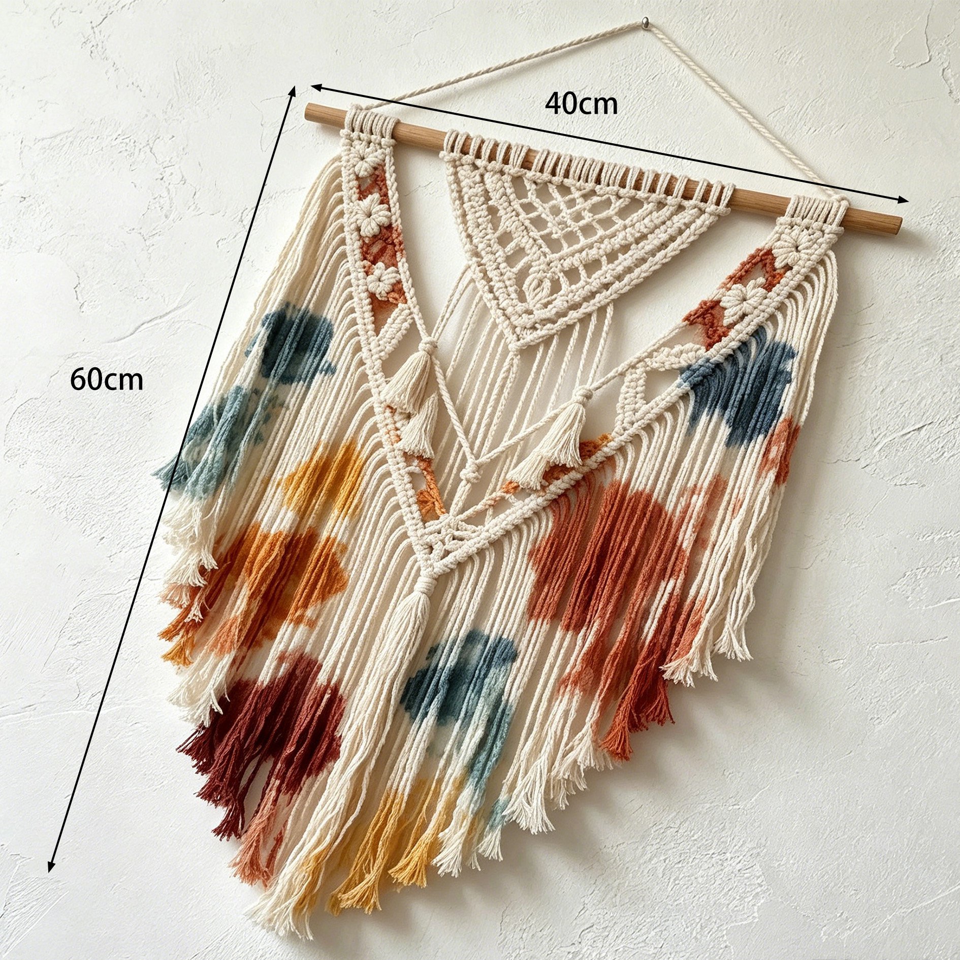 Wanddekoration im Boho Stil mit Batikstoff