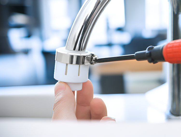 Verlängerung für Wasserhahn mit 360-Grad-Drehung