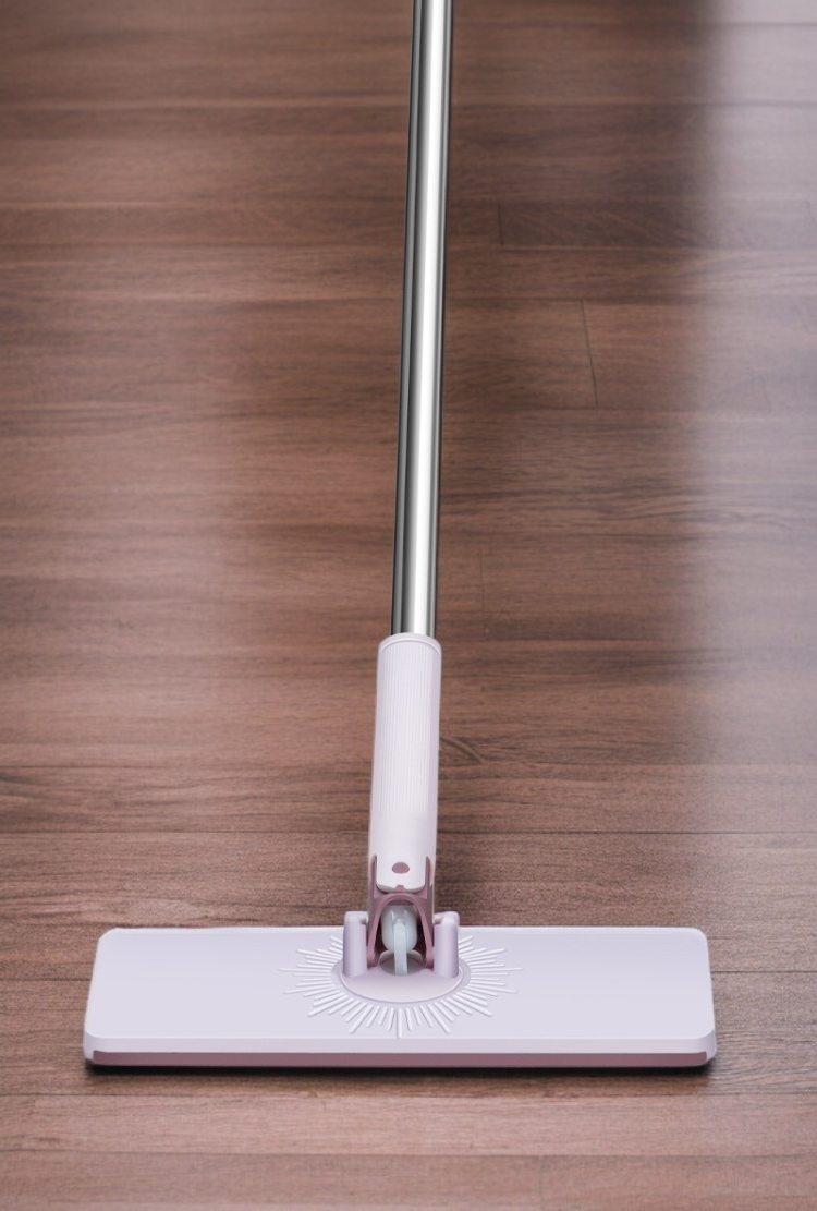 일회용 세면대 청소 밀대 사용 모습