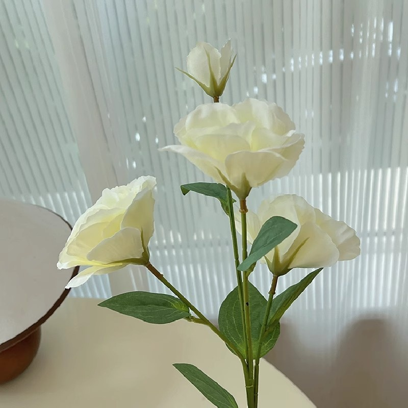 flores artificiales de lisianthus