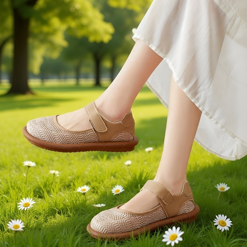 やわらかい底で疲れにくい、通気性抜群の女性用スリッポンカジュアルシューズ