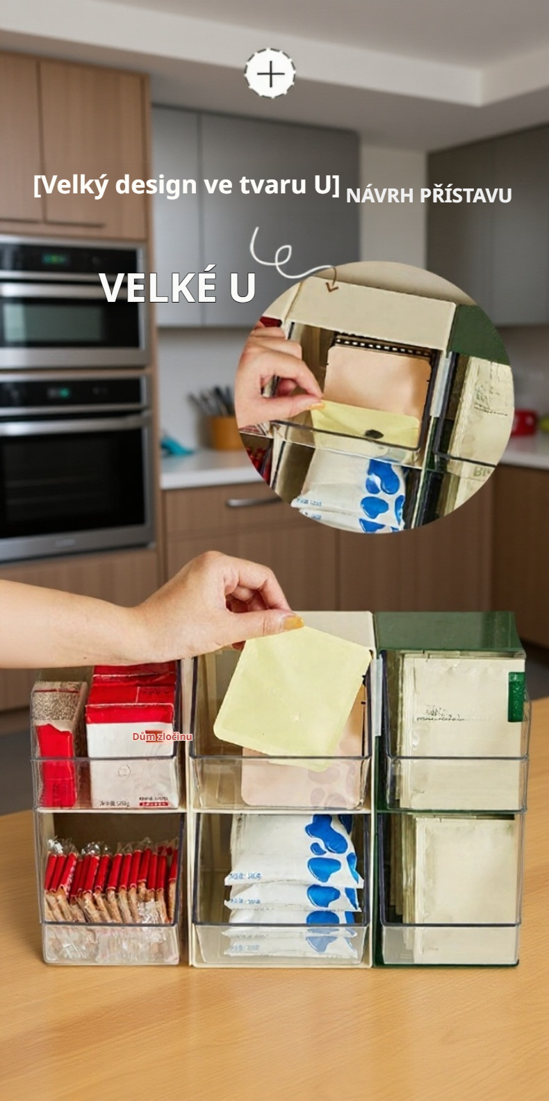 Kávové sáčky uložené v transparentním regálu