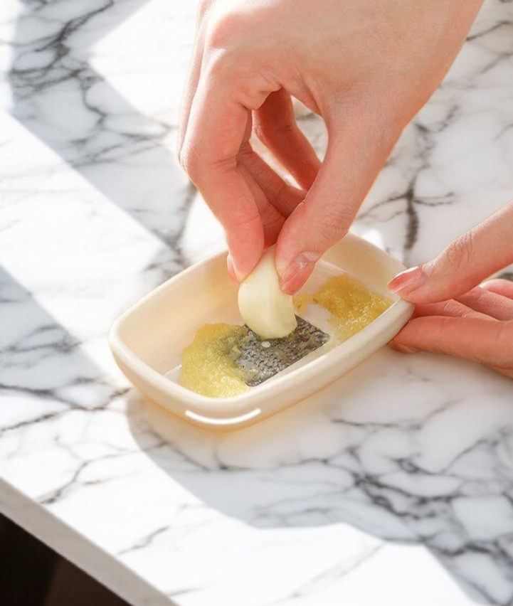 인체공학적 손잡이가 장착된 연마기 디자인