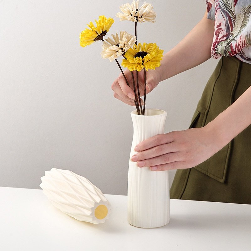 Simple decorative vase