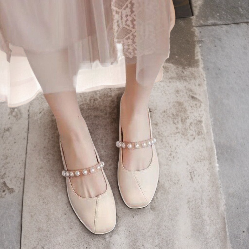 春と秋の新作通気性レザーメリージェーンシューズ