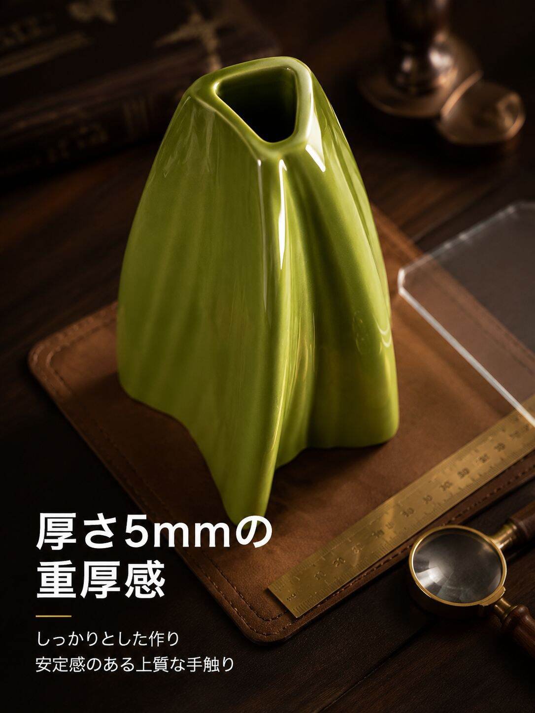 lp-detail-13-卖点展示8-特写瓶壁厚度展示分量感.jpg
