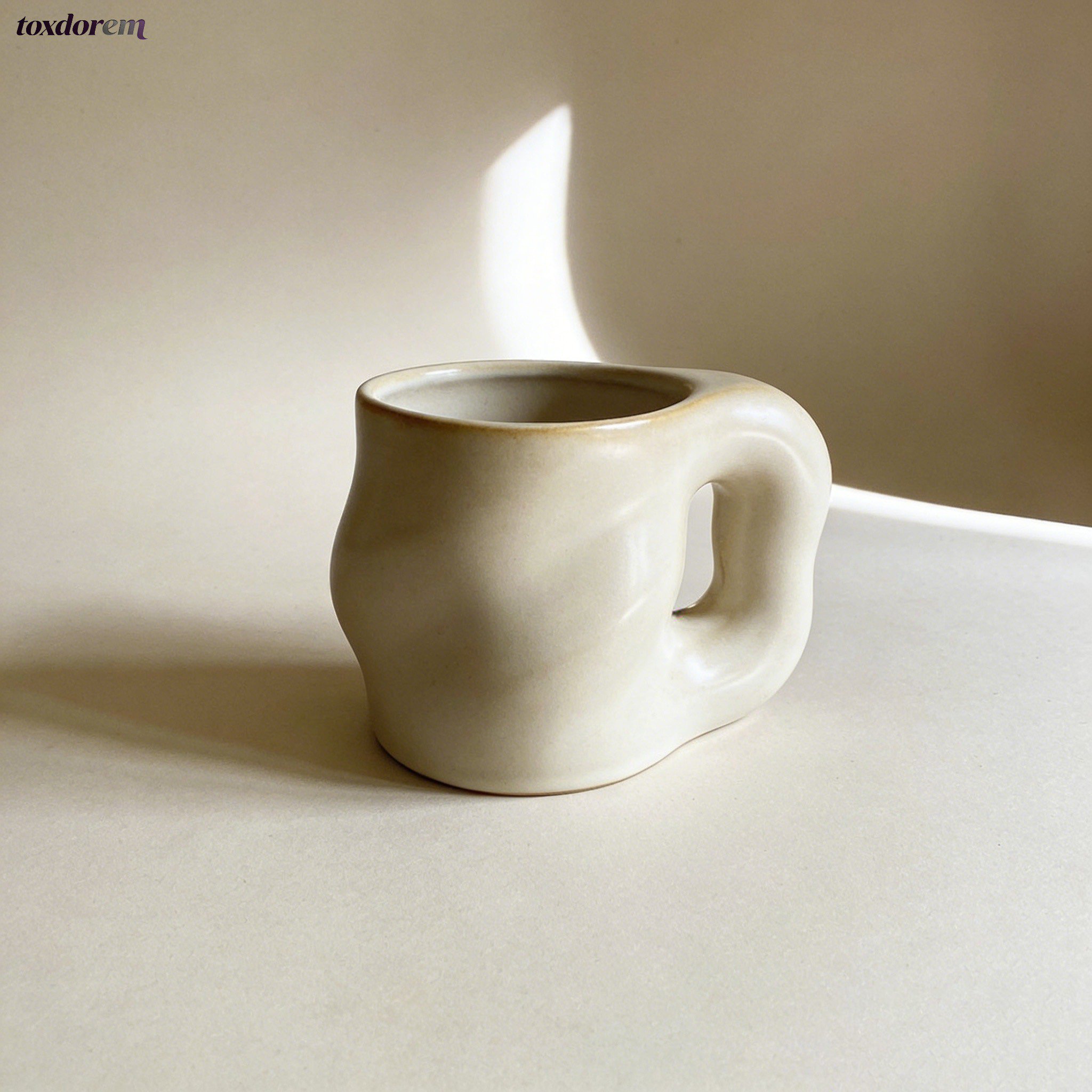 Solid color ceramic cup