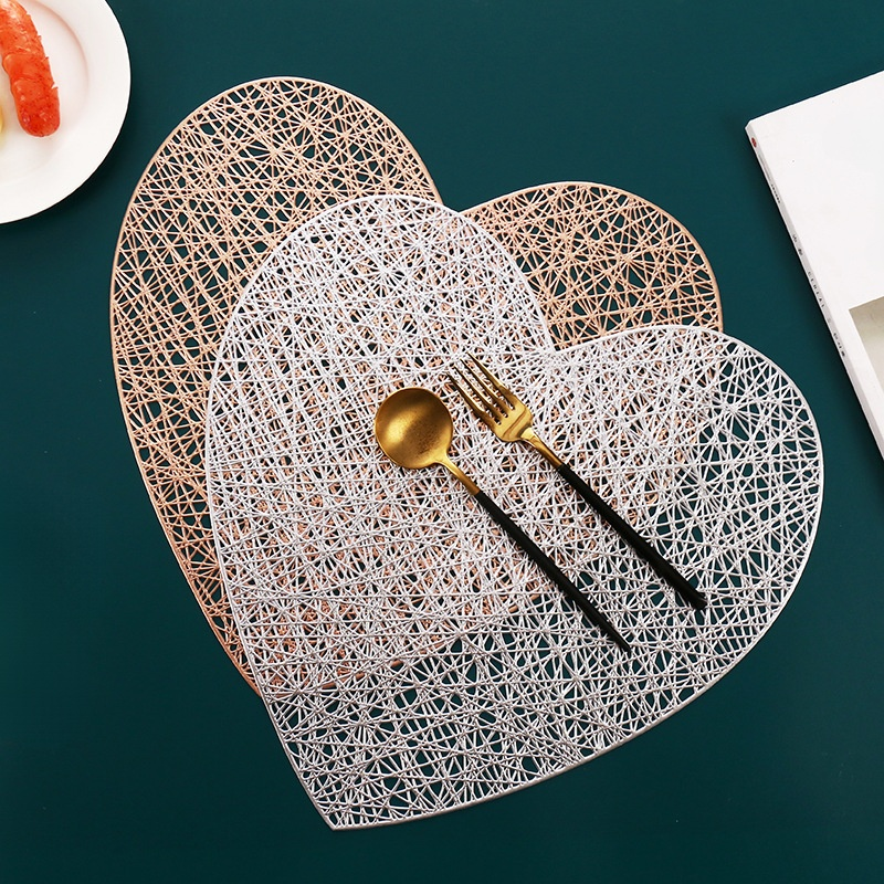 Heart-shaped placemats and coasters