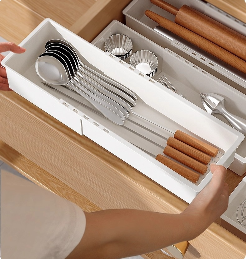 신축성 수납함으로 깔끔한 옷장 정리