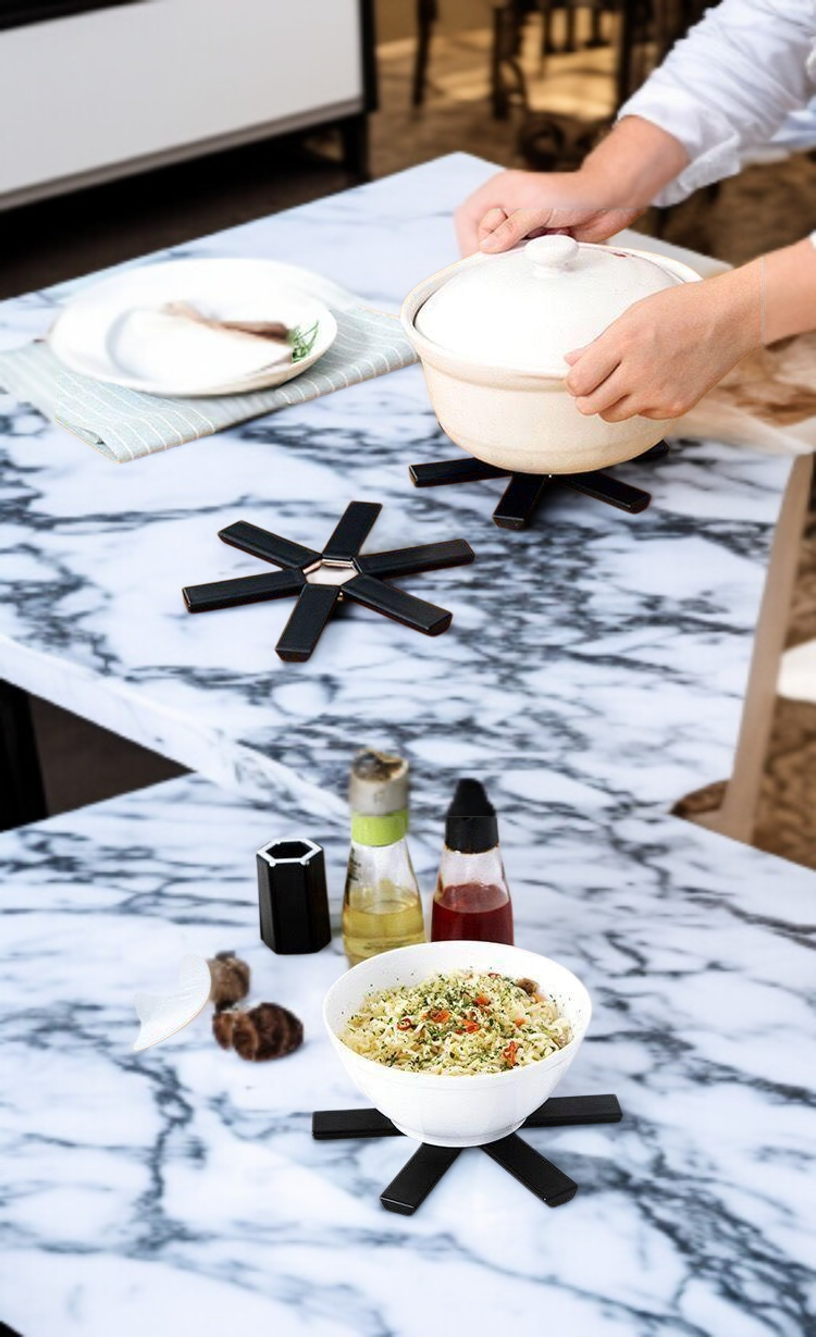 滑り止め付き折りたたみ断熱マット