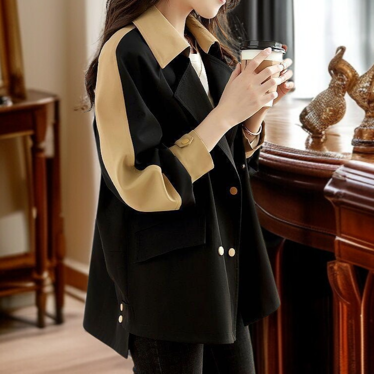 여성스러운 가을 분위기 컬러 버클 코트