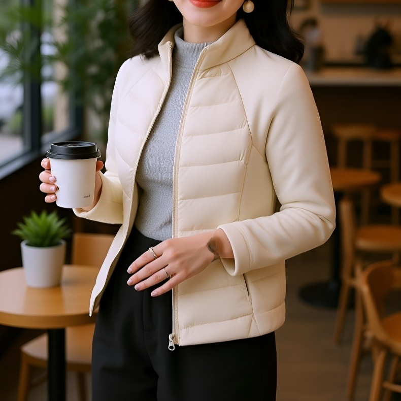 화이트 컬러 여성 패딩 스타일링