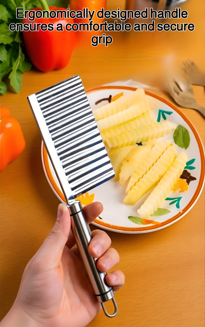 French fry knife with wavy blade for crinkle cut fries